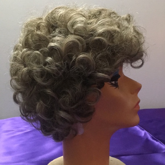 Vintage Paula Young Two Tone Short Curly Wig - Picture 4 of 5